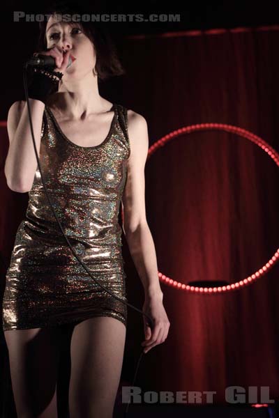 JEANNE CHERHAL - 2010-03-09 - PARIS - Le Bataclan - 
